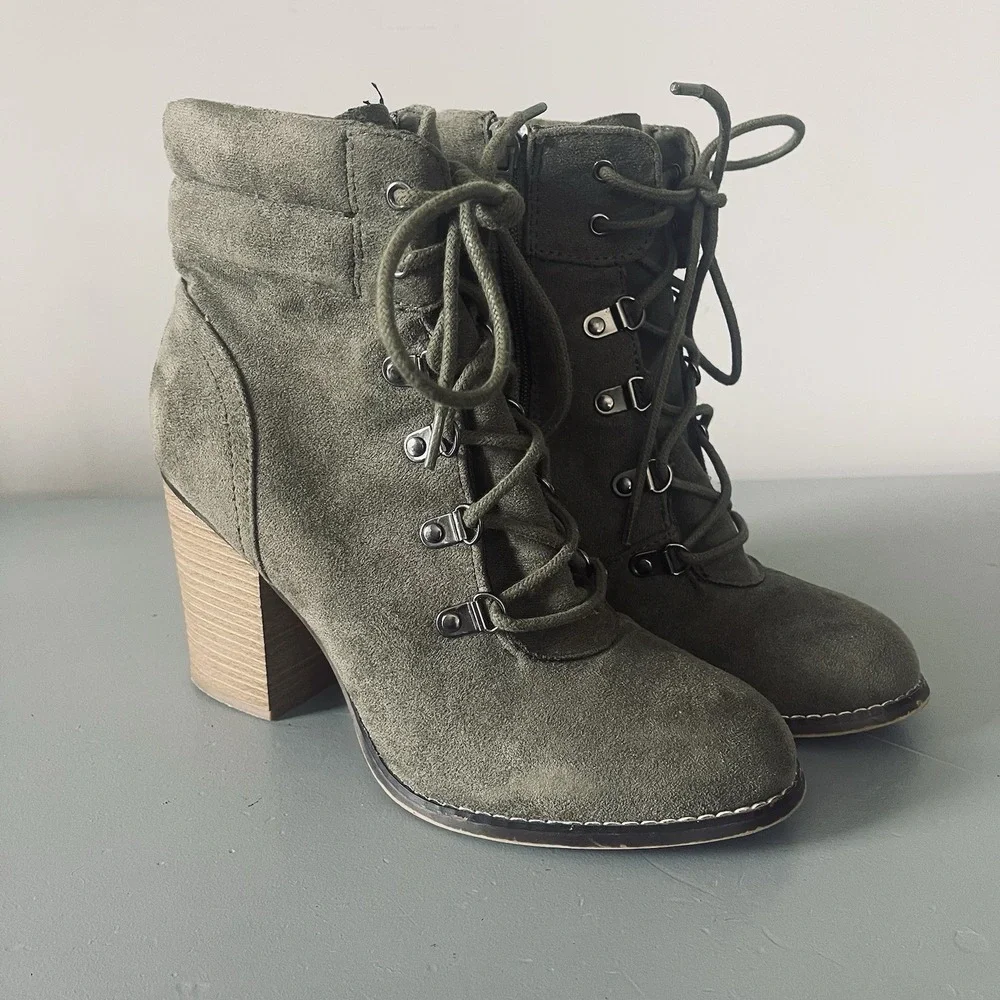 Candies Ankle Booties Women's Size 8.5 M Couture Olive‎ Green Suede Heeled